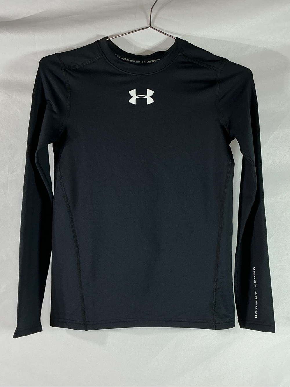 Under Armour Black Long-Sleeve Performance Top Boys Size L